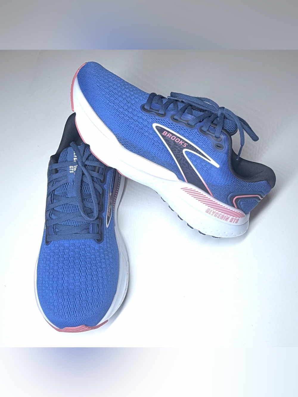 Brooks Women’s Glycerin 21 GTS Athletic Running Shoes Size- 9.5 Wide ( D )